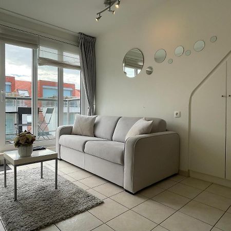 Penthousestudio Gaudi Met Zonneterras En Zicht Op Zee Apartment Nieuwpoort Exterior photo